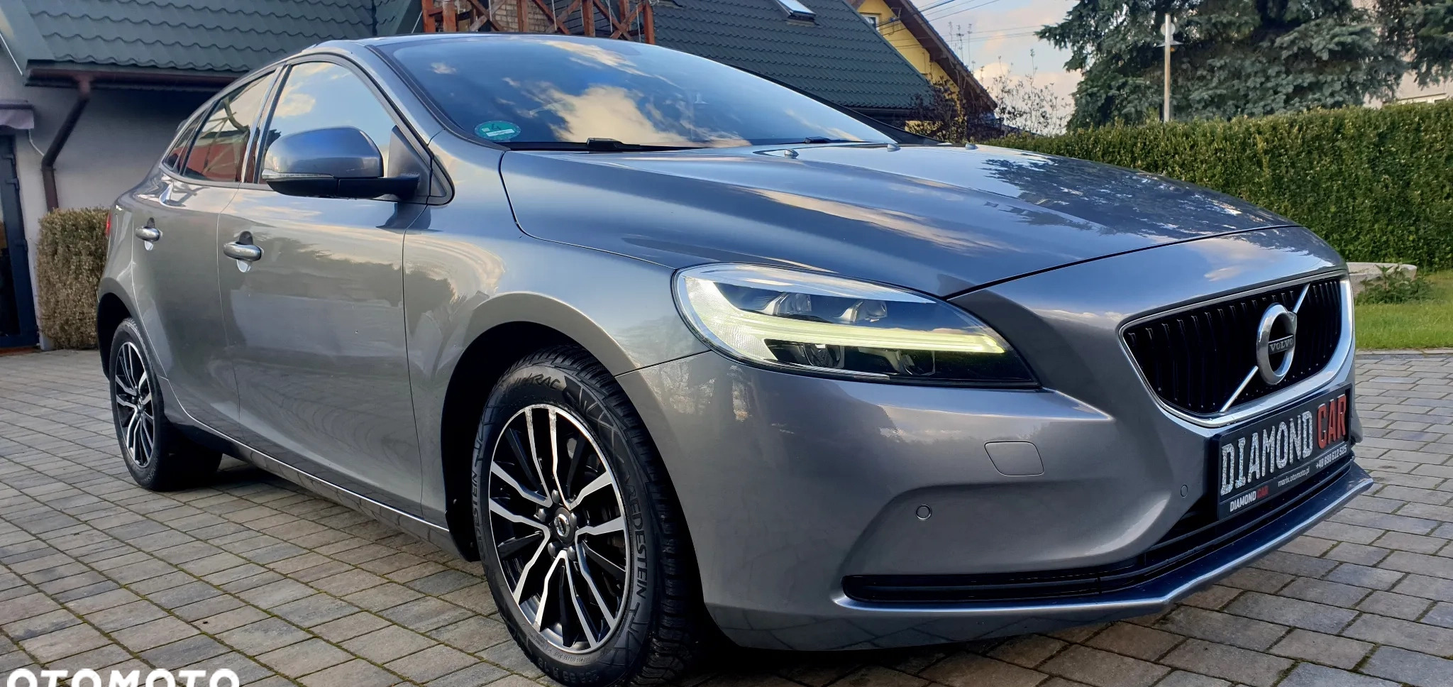 Volvo V40 cena 64900 przebieg: 139350, rok produkcji 2019 z Myszków małe 497